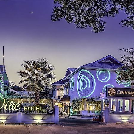 Oxville Hotel Padang  Exterior foto