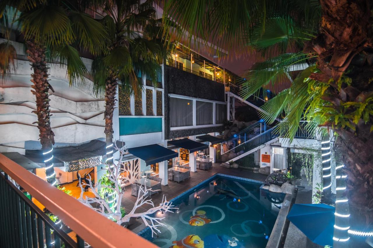 Oxville Hotel Padang  Exterior foto